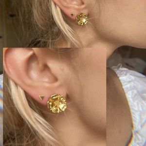 Vintage gold flower earrings